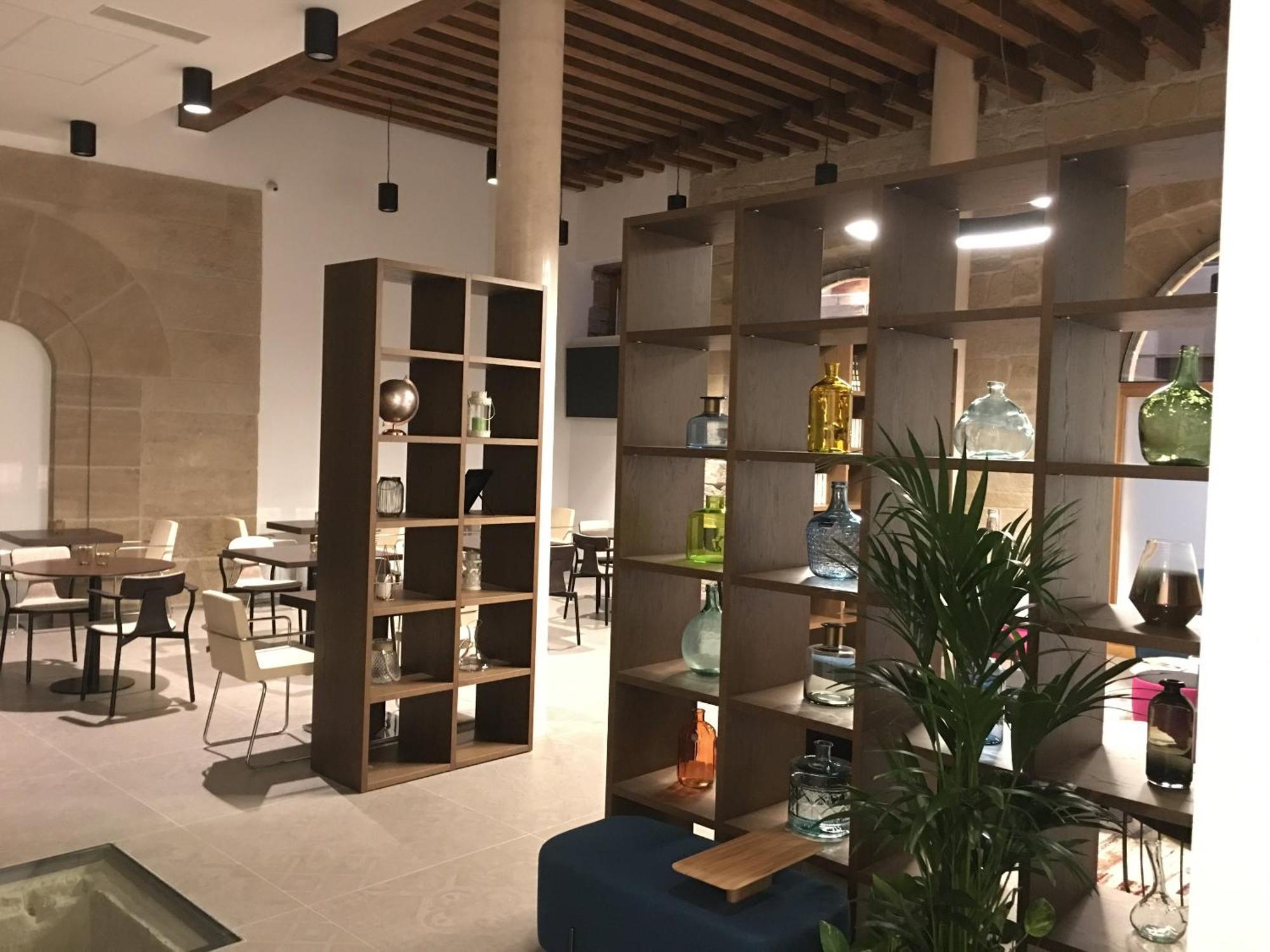 主街塞尔科特酒店 洛格罗尼奥 外观 照片